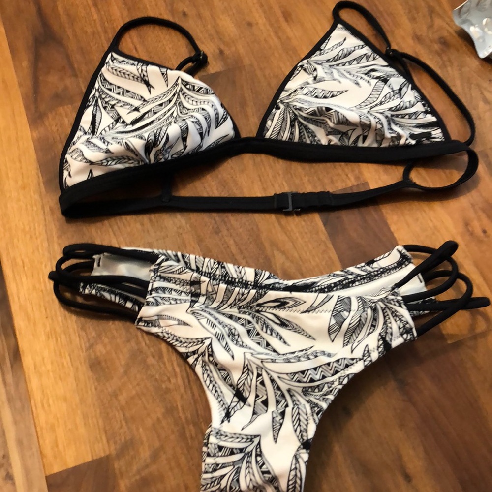 Volcom scrunch bikini